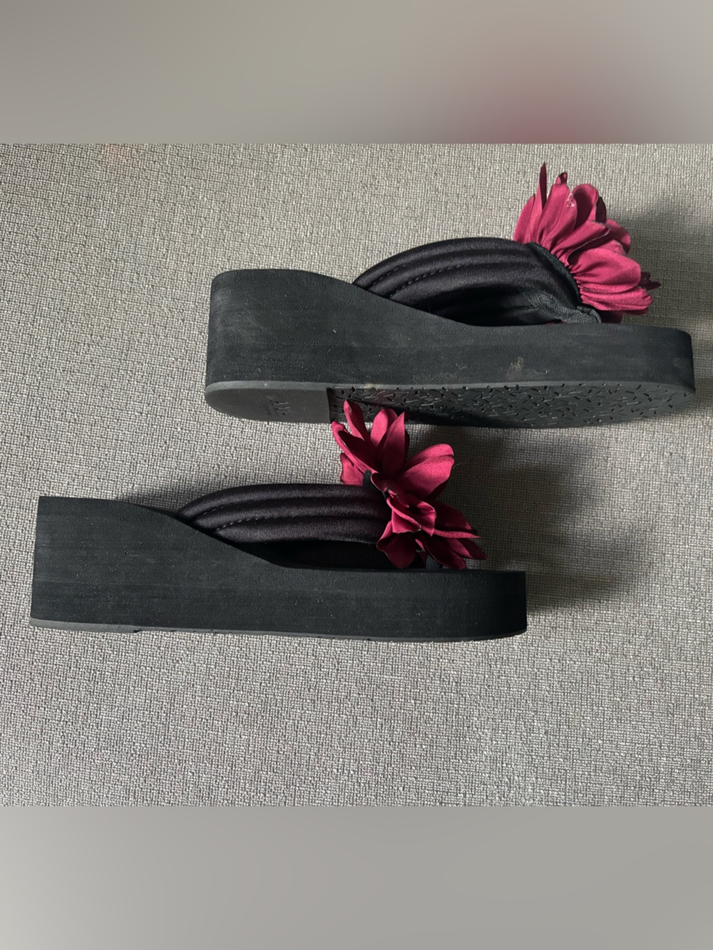 Like-know-like Platform Sandals - Picture 3 of 4